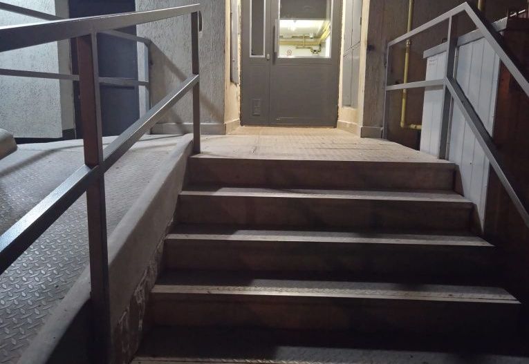 Garsoniera moderna, centrala proprie, AC, 8 min metrou - Poză 7