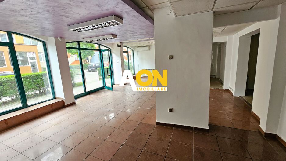 Spatiu comercial cu expunere stradala, 115 mp utili, str. V. Goldis - Poză 2