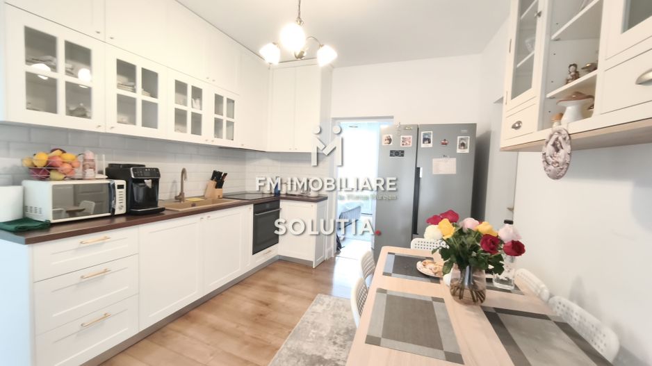 Casă renovată în centrul istoric – Baia Mare - Poză 3