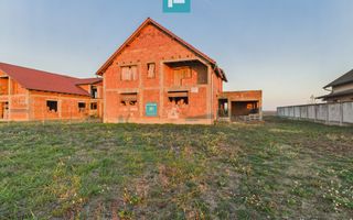 Proprietate impresionantă între Curtici și Macea - Poză 1