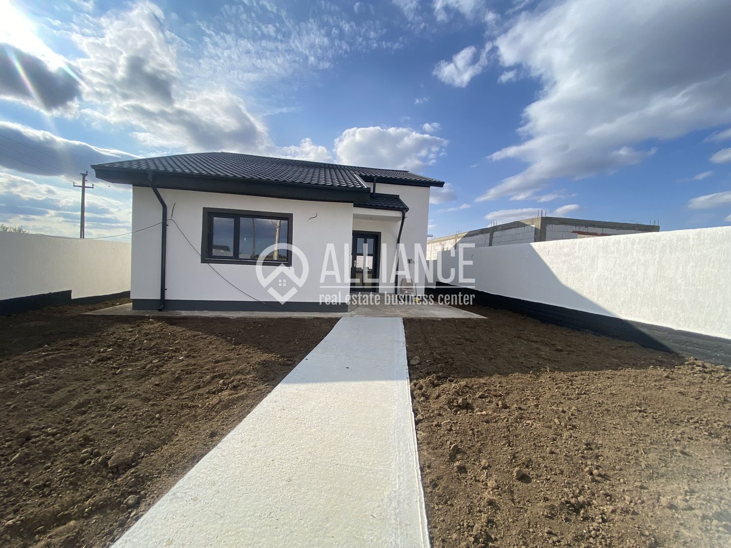 Valu lui Traian (COD 07) Casă P+M cu 5 camere, teren de 517 mp - Poză 1