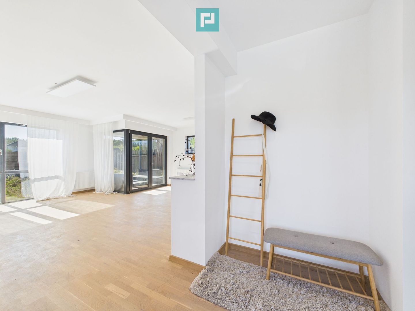 Casă modernă cu 3 dormitoare, curte și parcare – Corbeanca - Poză 2