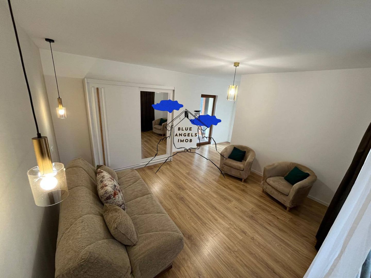 Casa recent renovata in zona centrala - cu loc de parcare si garaj - Poză 8