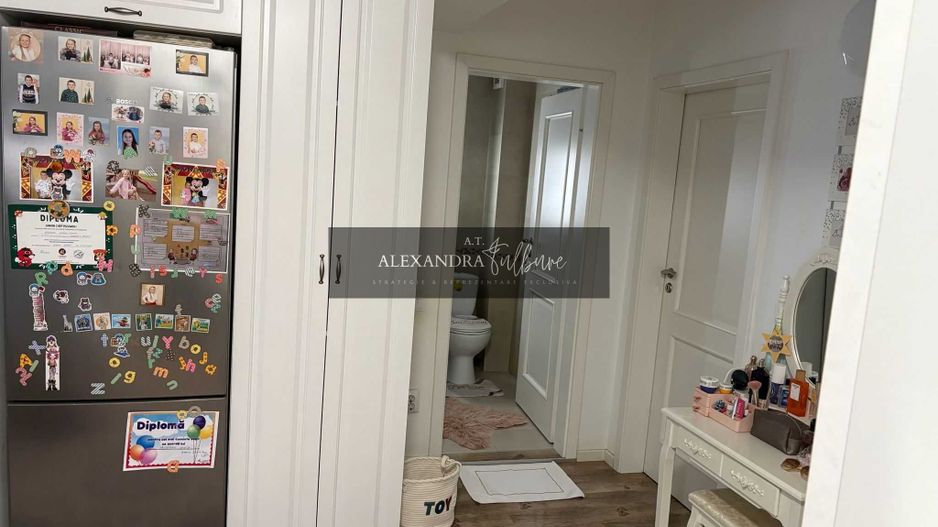Apartament 3 camere, 2 balcoane, etaj intermediar - Poză 5