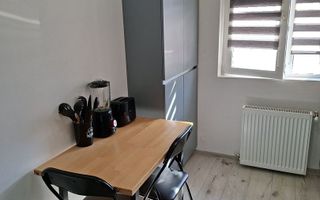Apartament cu 2 camere decomandate, în zona centrală a Floreștiului. - Poză 2