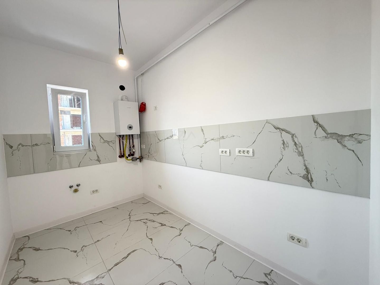 Bloc FINALIZAT la asfalt. Decomandat. 2 locuri parcare. - Poză 4