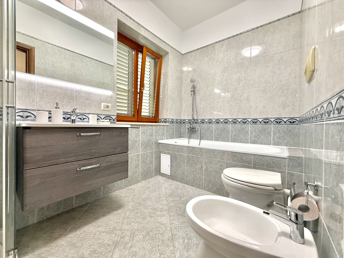 Casă tip triplex în zona centrală Dumbrăvița - Poză 25