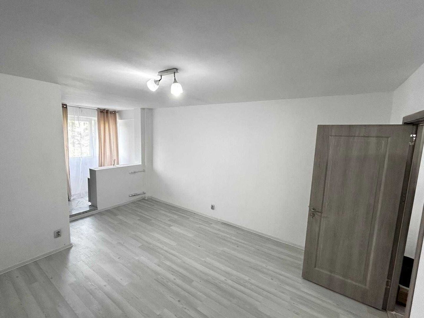 Garsoniera renovata Favorit, Drumul Taberei - Poză 2