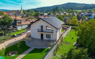 Somptuozitate in stil modern, 2 garaje, 3 terase, totul pe 1.000 mp teren - Poză 22