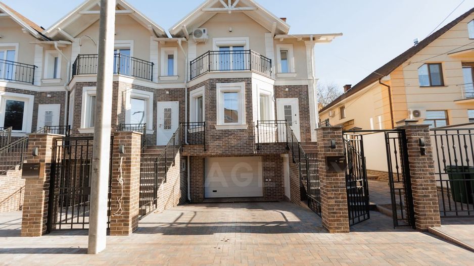 Chirie, casă, 4 camere, strada Plaiului, Botanica - Poză 1