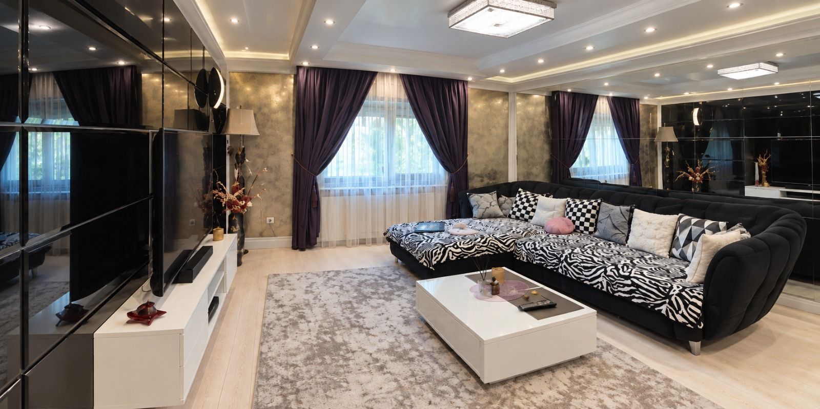 De inchiriat apartament cu 3 camere, 2 bai, parter, Micro 14, 580 euro - Poză 1