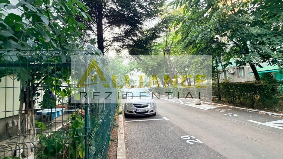 Metrou Aparatorii Patriei ~ Apartament 3 camere decomandat - Poză 11