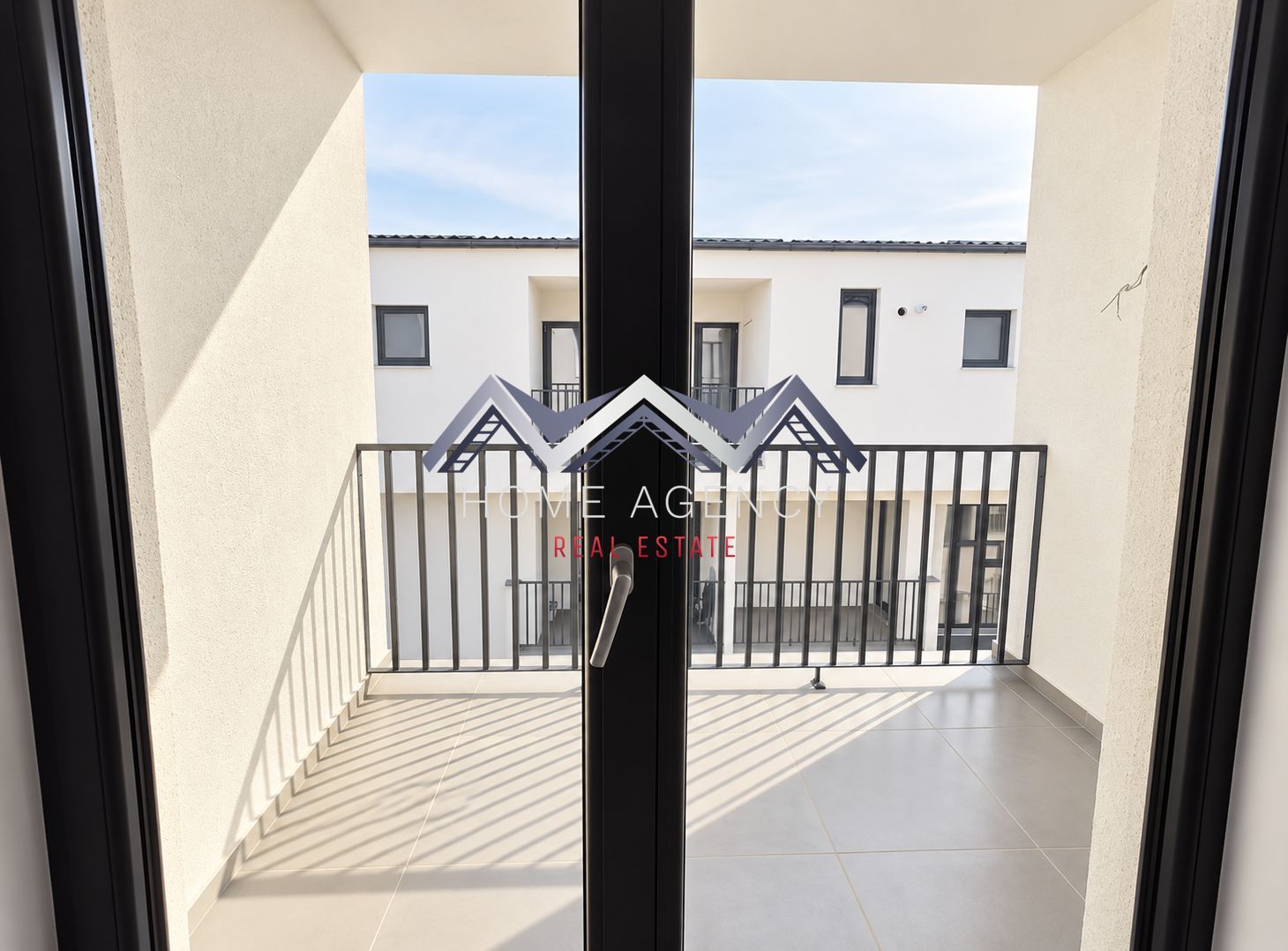 Apartament 2 camere Otopeni central | Bucătărie închisă | Parcare subterană - Poză 3