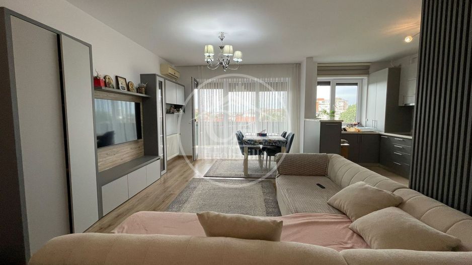 Apartament de vanzare cu 3 camere în zona Calea Aradului, Oradea - Poză 1