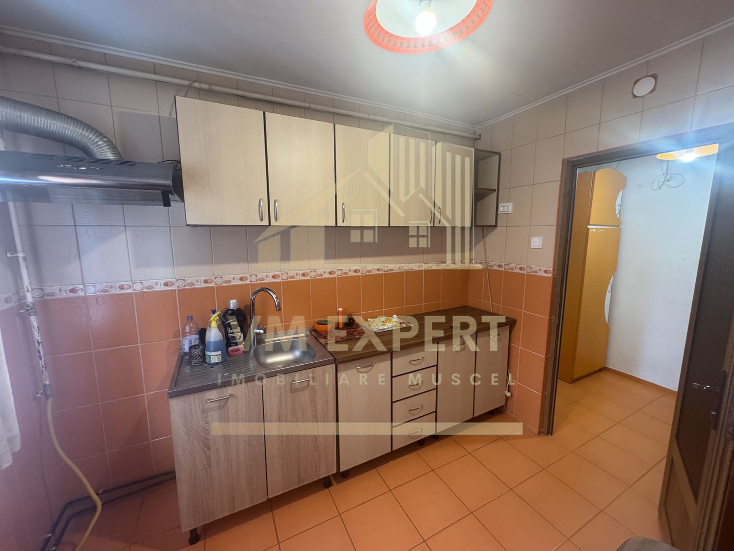 APARTAMENT 2 CAMERE ETAJ 2 CAMPULUNG - Poză 13