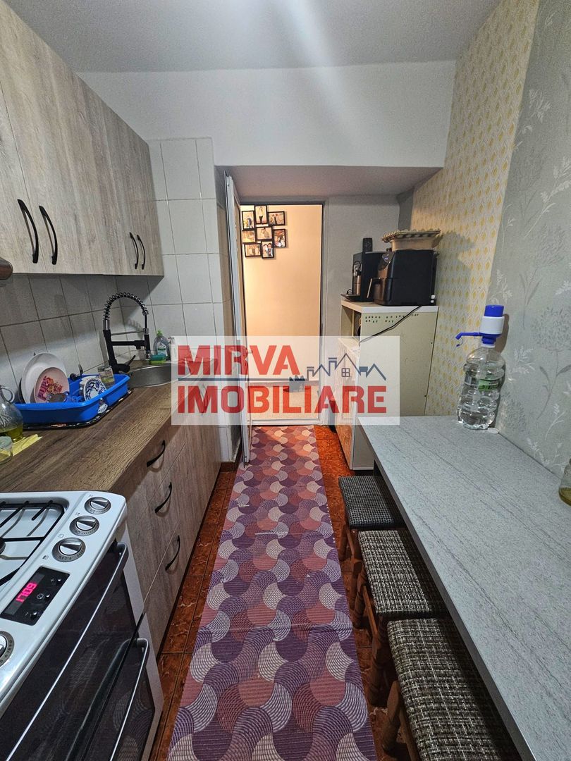 Apartament 2 camere – Central / Urlați – Etaj 2, balcon închis - Poză 12