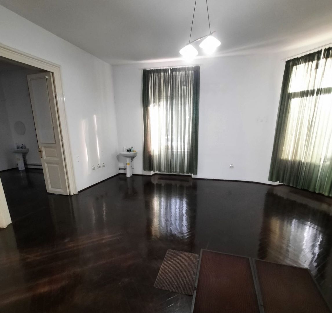 VILA - Parter 5 Camere, 140 mp si Demisol. Zona Ecaterina Teodoroiu. - Poză 3