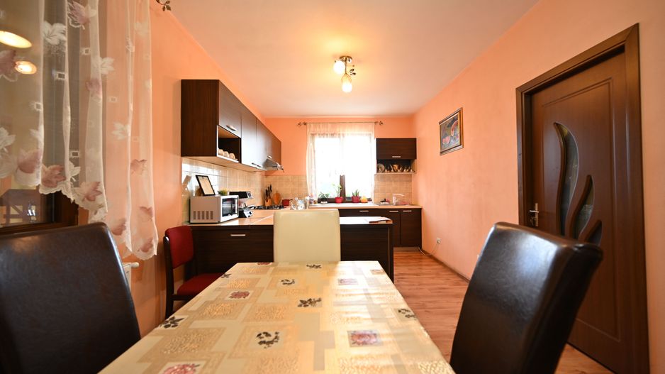 Casa P+1E, cu anexe si hala - Poză 6