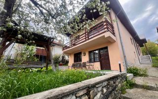 Casă de vânzare în Băile Olănești – zonă centrală - Poză 1