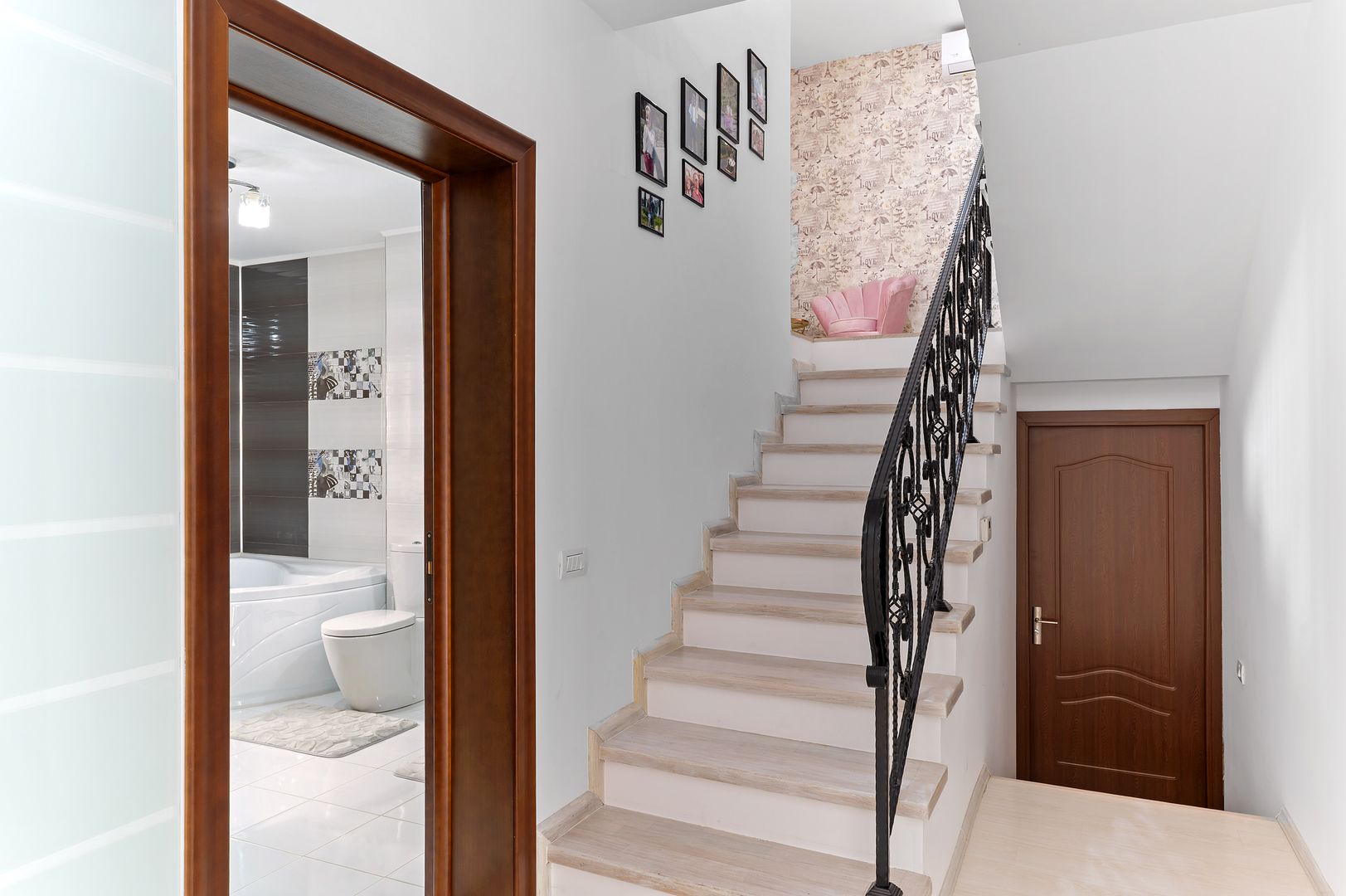 DE VANZARE  Vila 9 camere Colentina - Poză 29