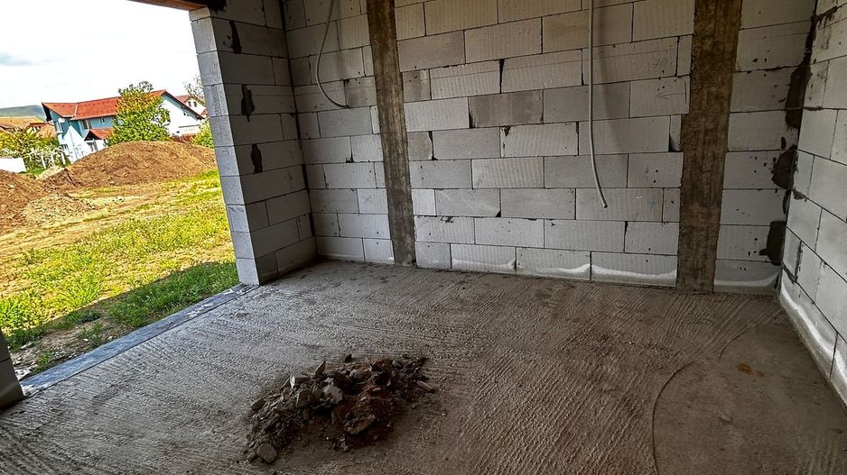 Casa la rosu de vanzare in Alba Iulia - Poză 9