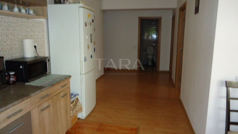 Apartament cu 3 camere de vânzare in Floresti, zona Florilor. - Poză 2