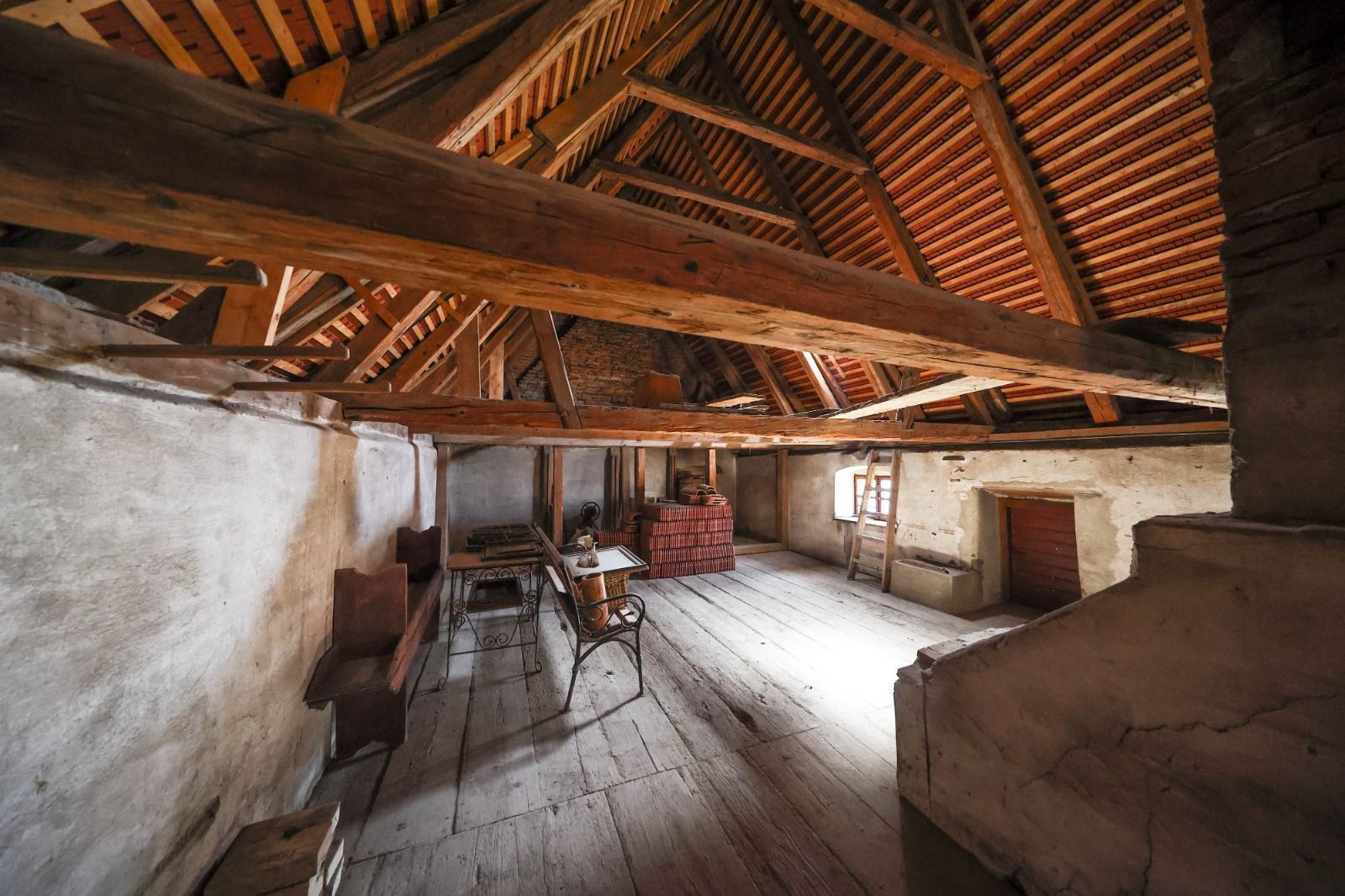 Casă Săsească Autentică cu Șură Impresionantă în Cristian – Teren 2729mp - Poză 37