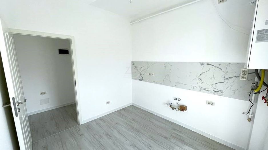 Bucatarie inchisa. Etaj 1. Parcare - Poză 3