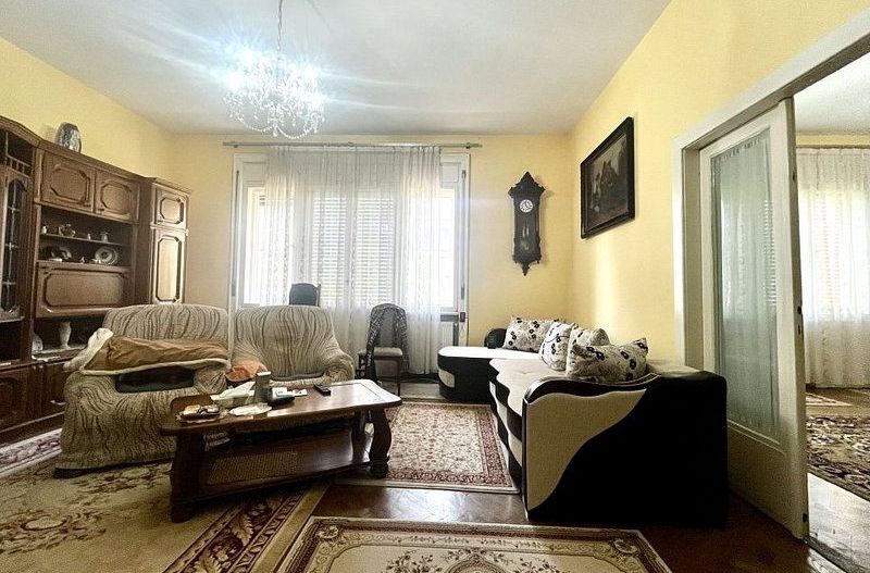 Apartament patrimoniu, 130 mp, cu garaj, et 1, in Piața Victoriei- Primărie - Poză 6