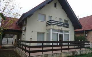 VILA RECENT RENOVATA LA INCHIRIERE - Poză 1