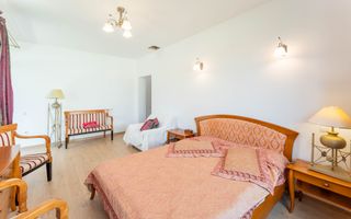 Oportunitate Rară | Proprietate Exclusivă în Izvor - Poză 3