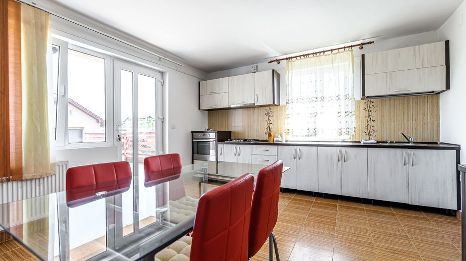 Pret redus Vilă spațioasă la intrare în Zimandcuz - Poză 3