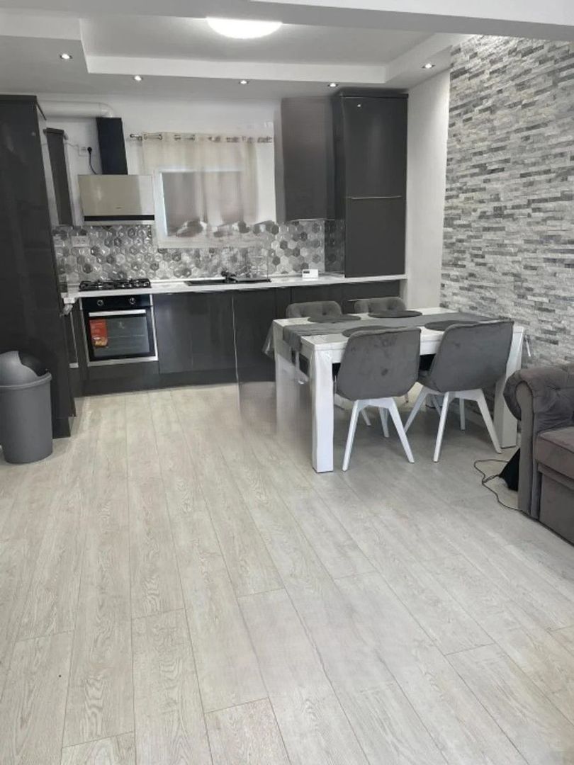 Inchirere vila deosebita si moderna in Vatra Luminoasa - Poză 3