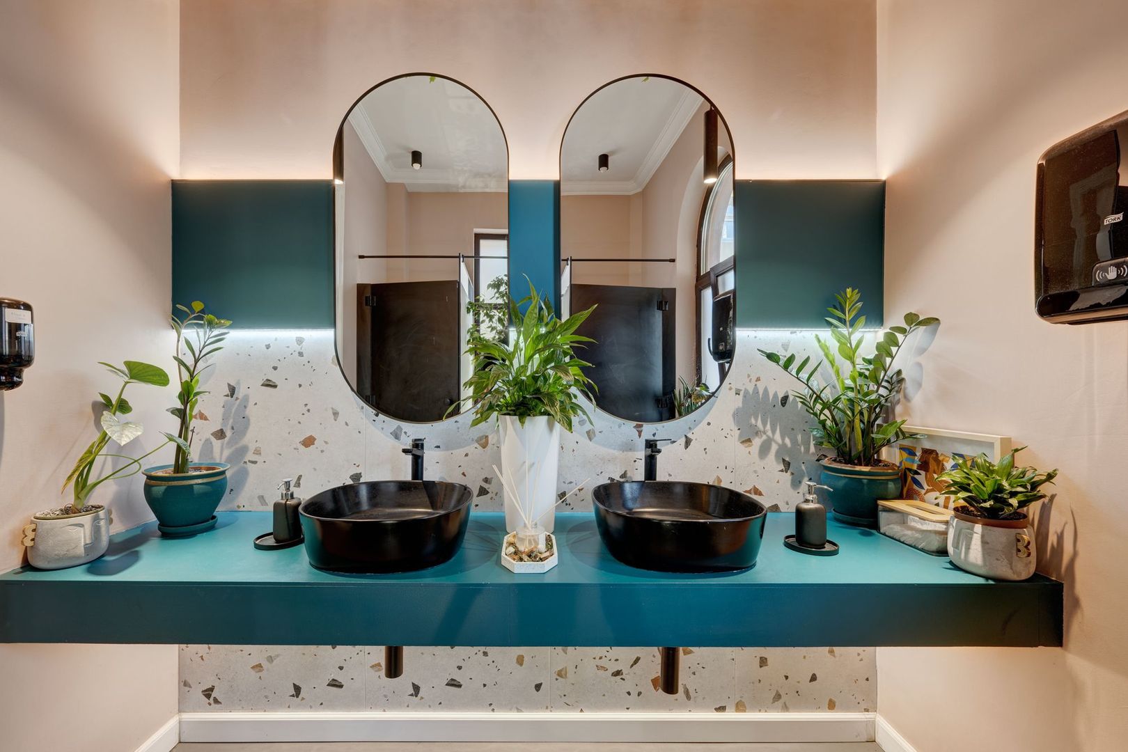 Vindem Afacerea ! Mini Hotel + Cafenea/ Restaurant ! Parcul Carol ! - Poză 33