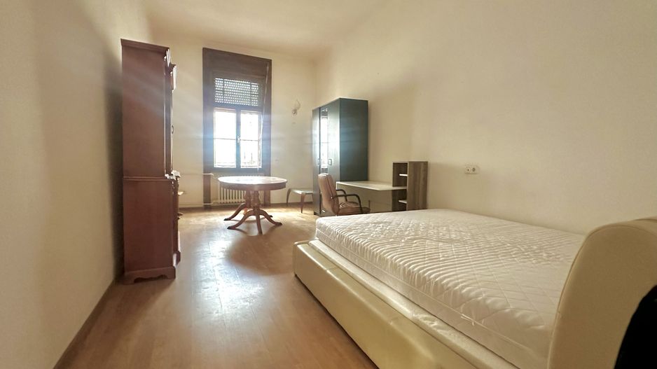 Apartament cu 3 camere de închiriat în Piața Victoriei - Poză 12