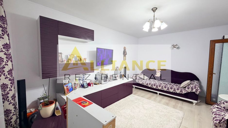 Metrou Aparatorii Patriei ~ Apartament 3 camere decomandat - Poză 10