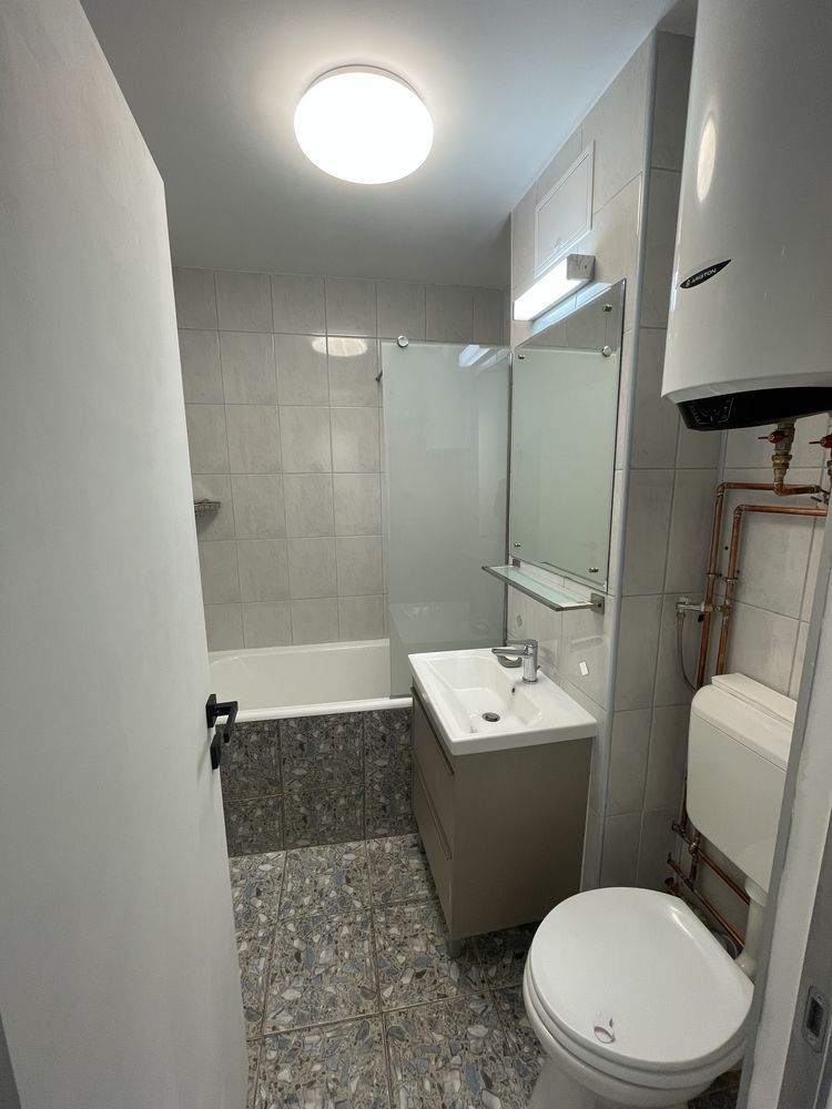 Închiriere Apartament cu 2 camere, decomandat, metrou Dristor in fata blocului - Poză 5