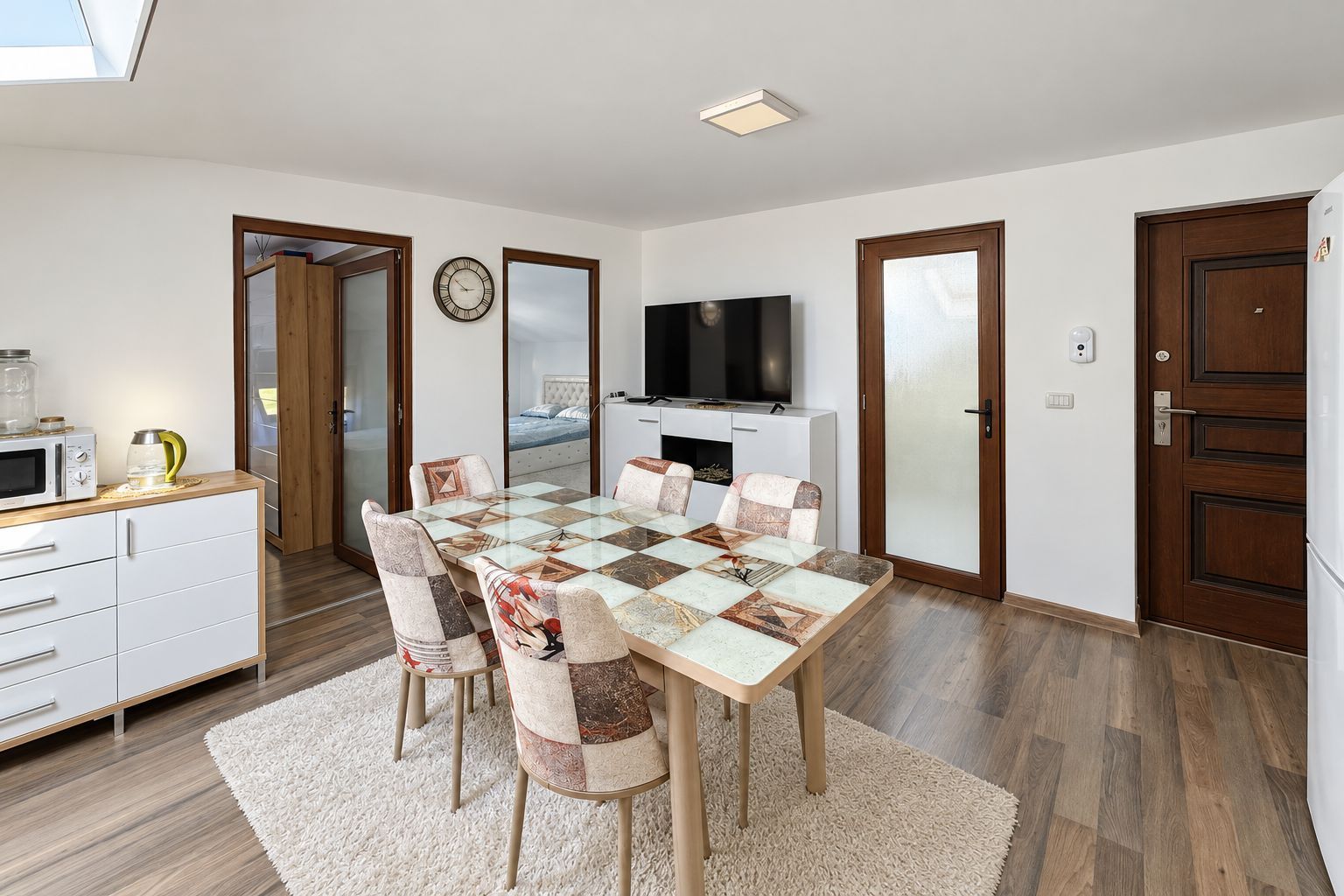 Apartament 2 dormitoare, zona Vlaicu, complet mobilat și utilat - Poză 10
