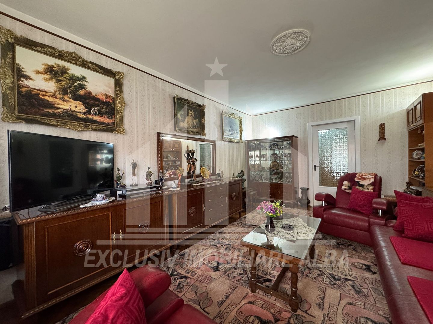 Apartament 3 camere decomandate | 2 bai | 69 mp | Cetate - Piata - Poză 1