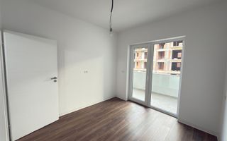 Asfalt. Etaj 1. Balcon mare. - Poză 6