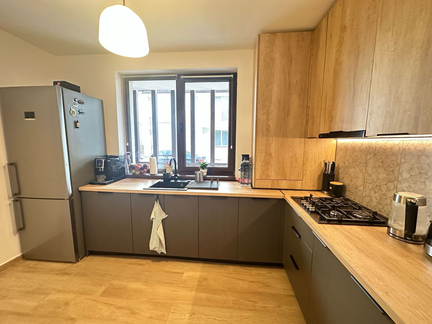 Casă P+1+pod de vânzare – 3 dormitoare, zona 23 August Otopeni, ansamblu - Poză 1