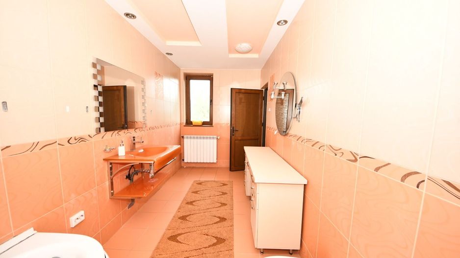 Vila spatioasa, constructie solida, zona micro 17 – Galati - Poză 26