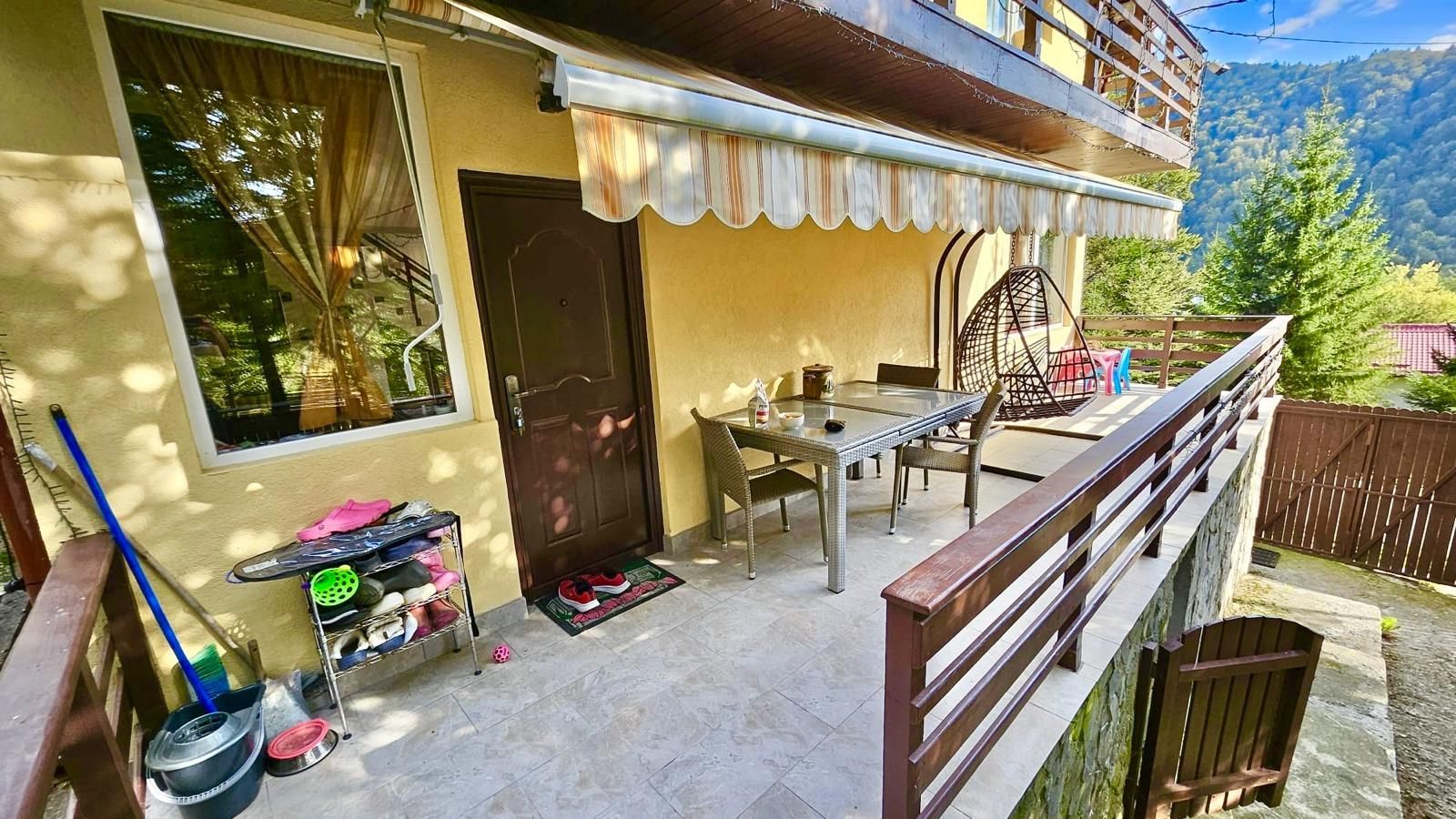 Casa de vacanta la liziera padurii cu vedere libera catre muntii Bucegi - Poză 3