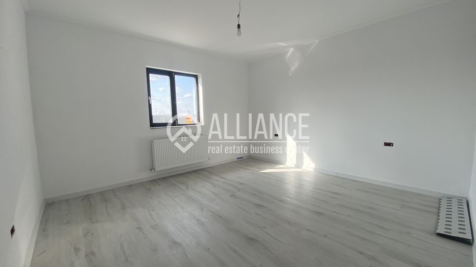 Valu lui Traian (COD 07) Casă P+M cu 5 camere, teren de 517 mp - Poză 8