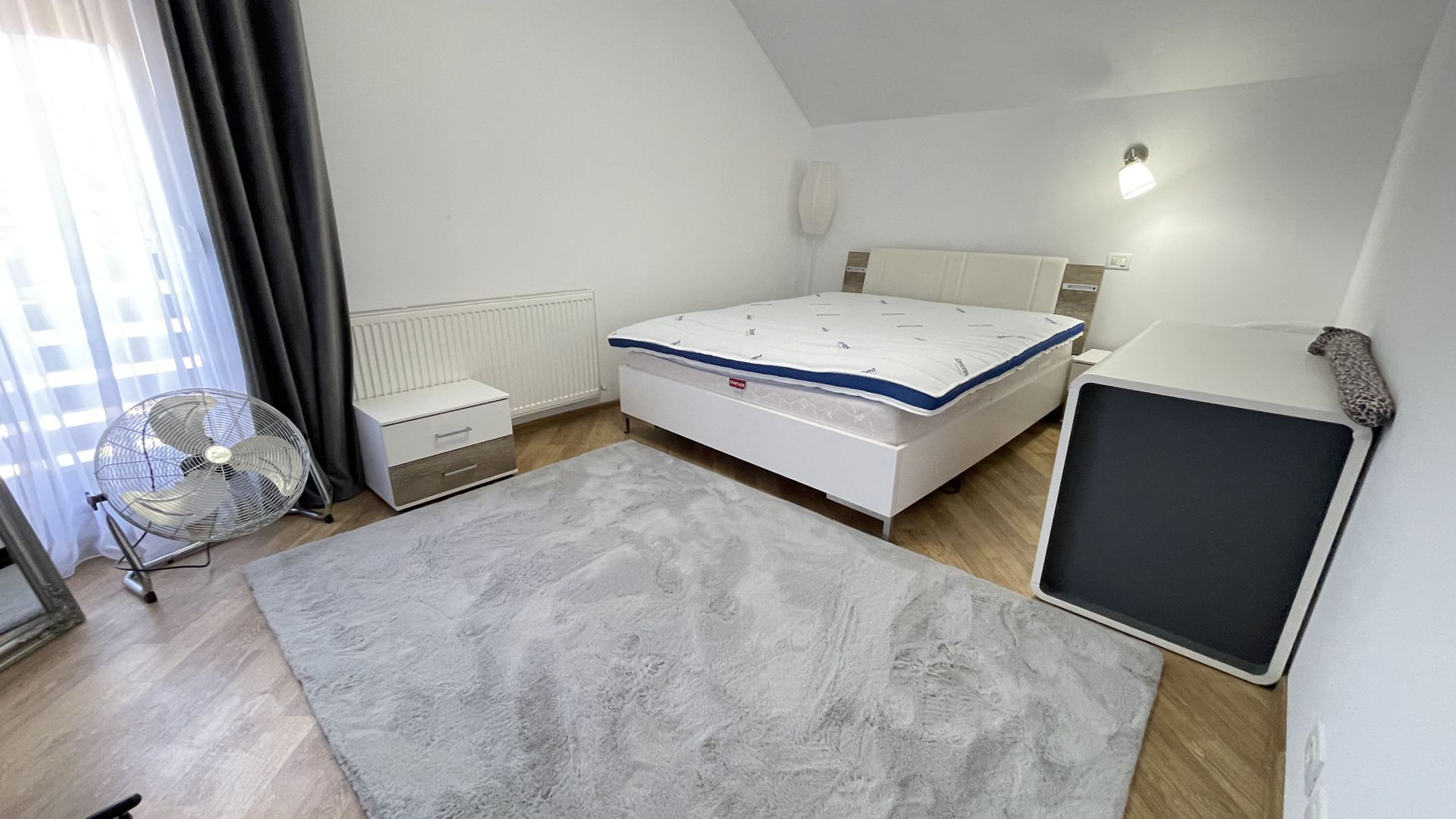 Locuinta eleganta cu finisaje premium - Poză 26