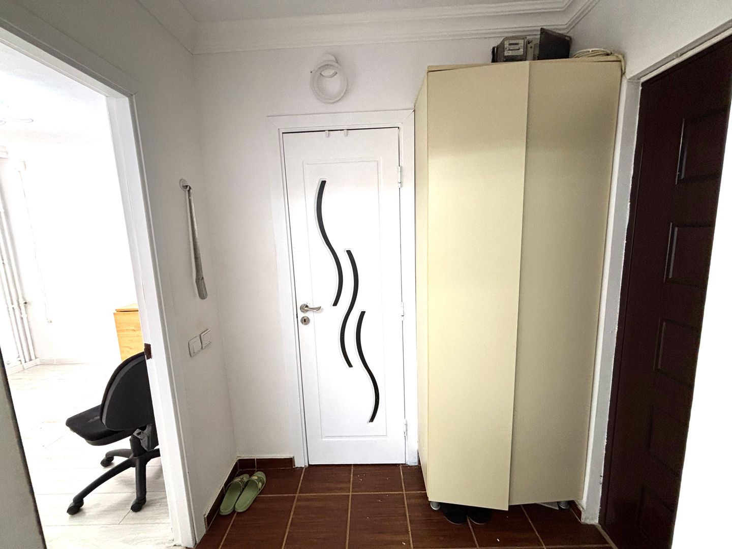 Apartament 3 camere Ozana – etaj 1, parcare inclusă, pet friendly, semi-mobilat - Poză 11