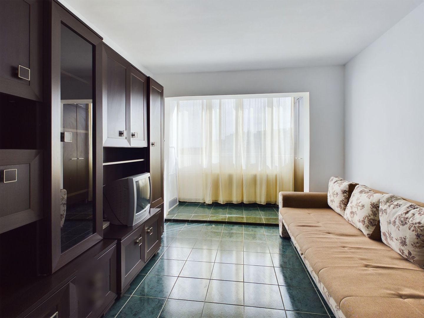 Apartament cu 3 camere în Vlaicu de închiriat - Poză 10