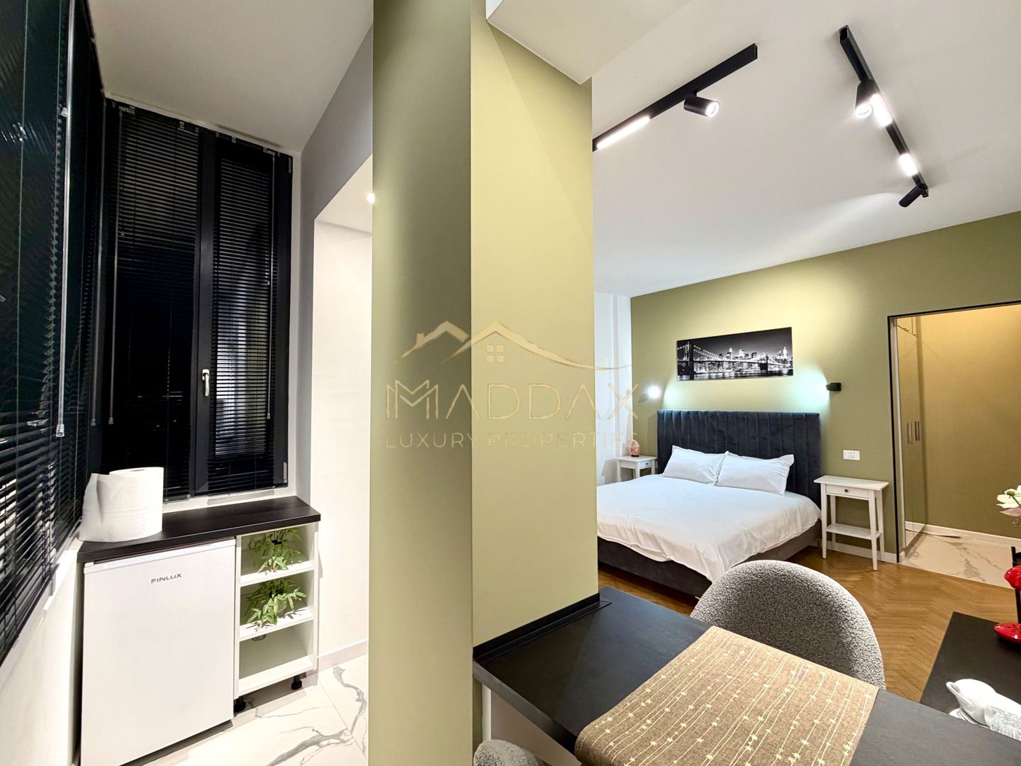 Studio *mobilat complet* // Piata Amzei - Poză 3