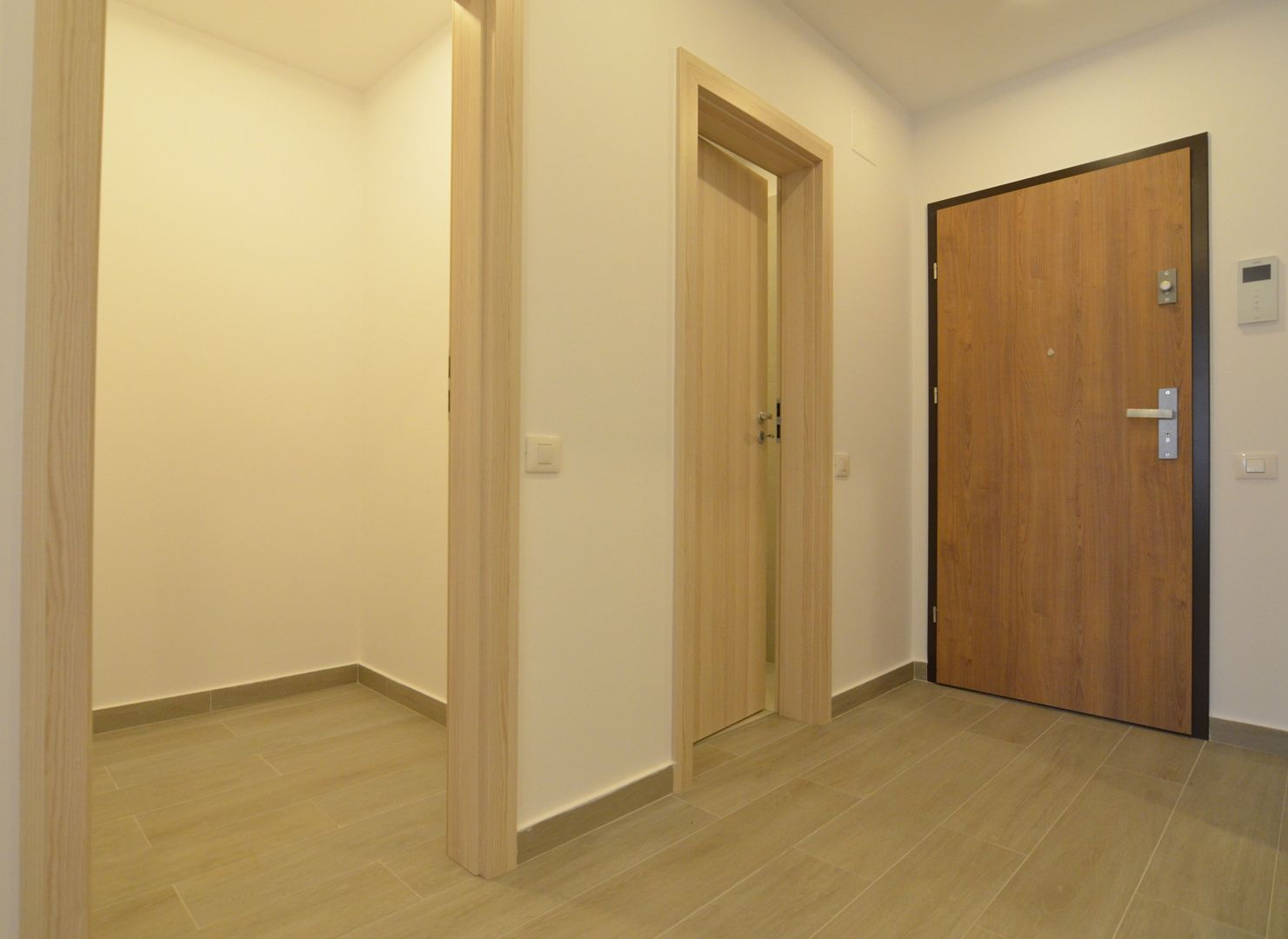 Inchiriere 2 camere cu parcare subterana URBAN PLAZA - Poză 18