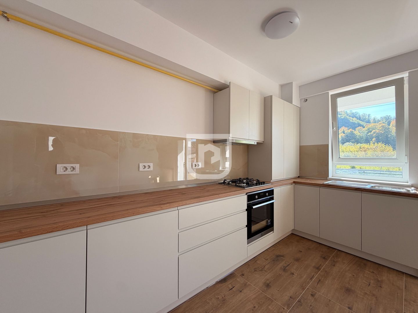 Apartament 3 camere parter | de inchiriat | Arinis - Poză 1